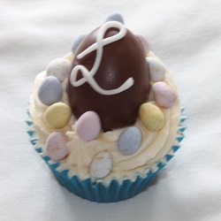 Initialled Easter egg cupcake