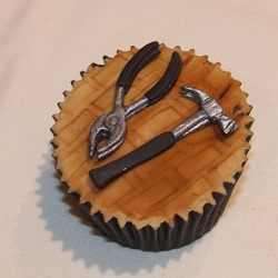 DIY hammer and pliers cupcake