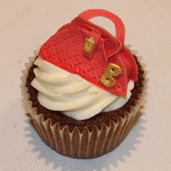 B branded bag cupcake