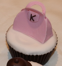 Handbag personalised with a K cupcake