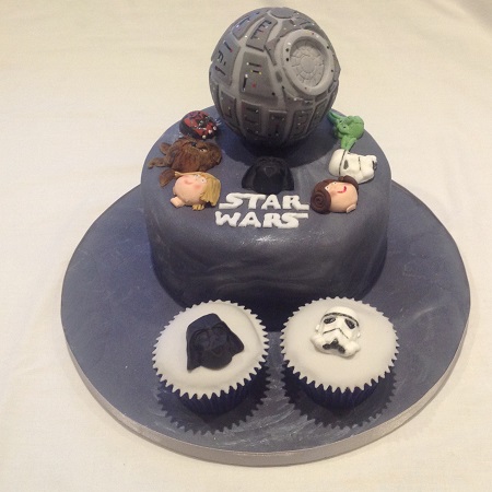 Star Wars cake and cupcakes