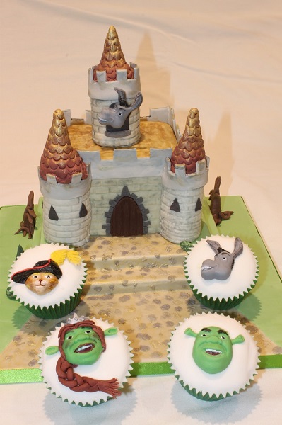 Shrek and castle cake and cupcakes