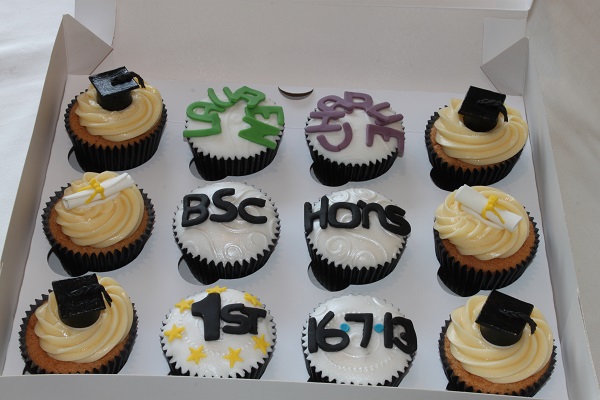 Graduation celebration cupcakes - 1st