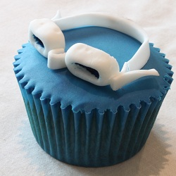 Swimming cupcake