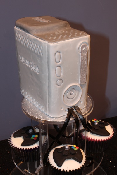 X-box cake and controller cupcakes