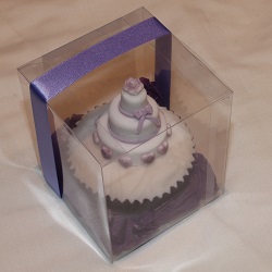 Wedding favour cupcake in giftbox