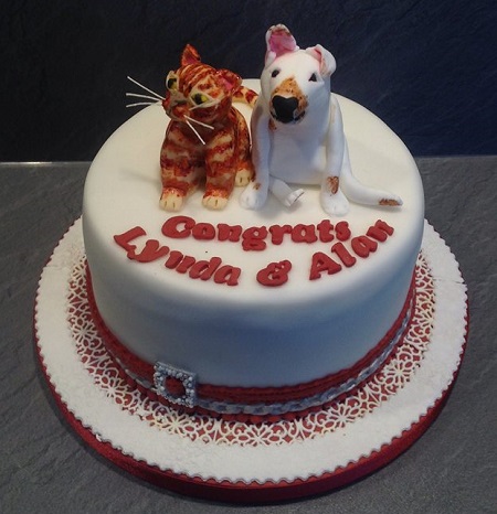 Dog and Cat themed Wedding Cake
