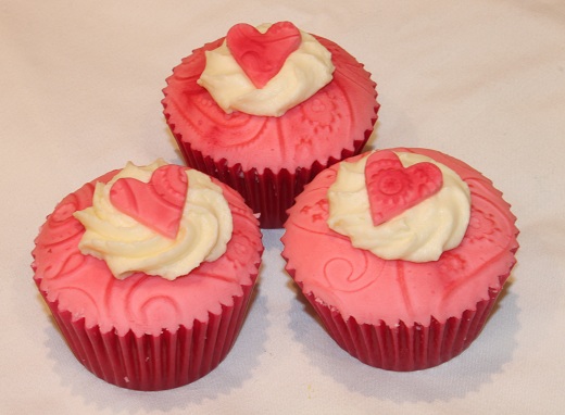 Set of 3 pink heart cupcakes